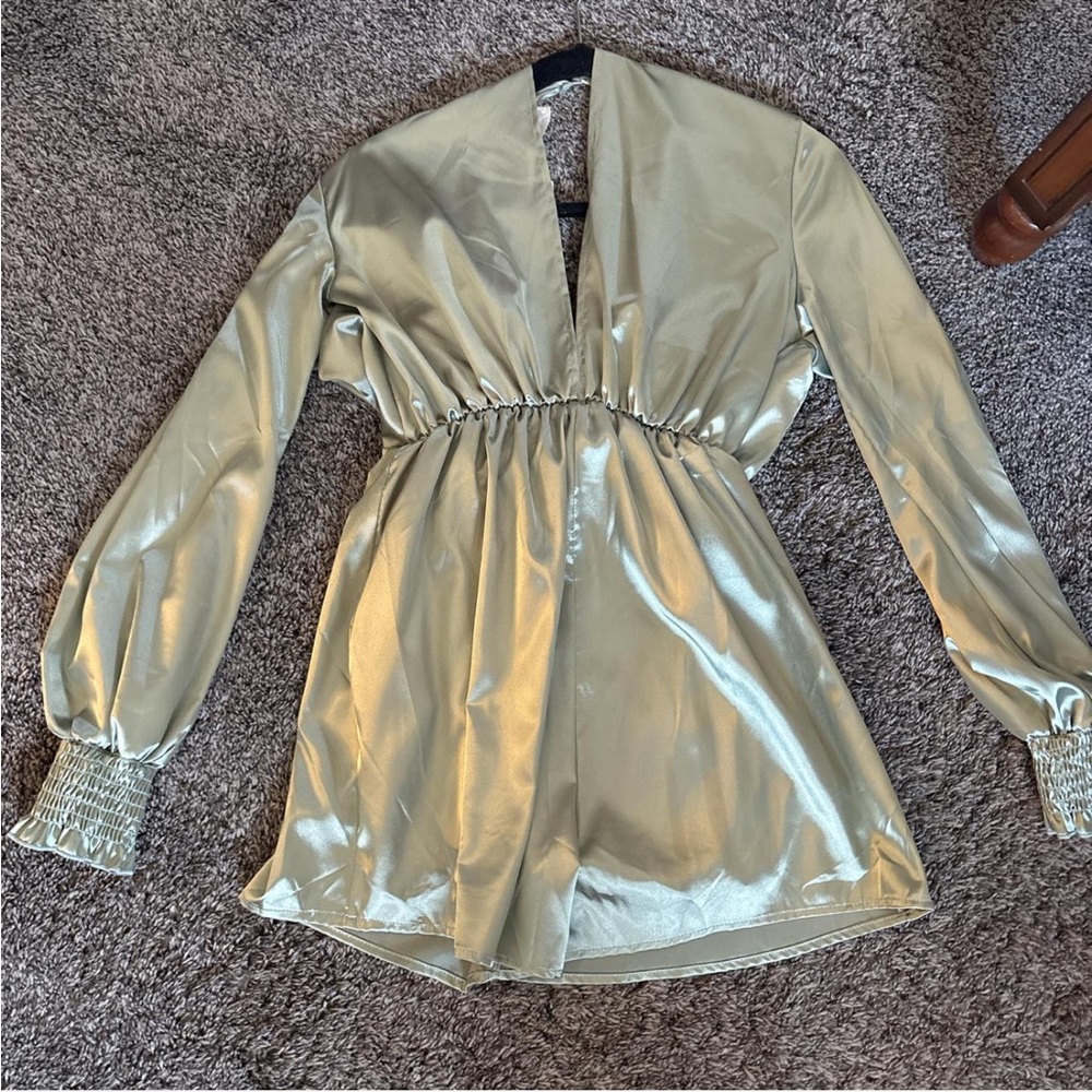 Green Francesca’s Romper NEW W TAGS